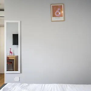 Cute In Бухарест